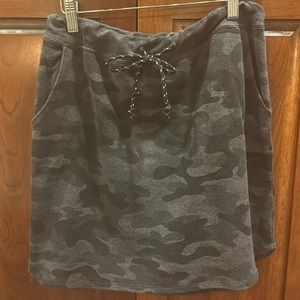 Sundry Saturday camo skirt